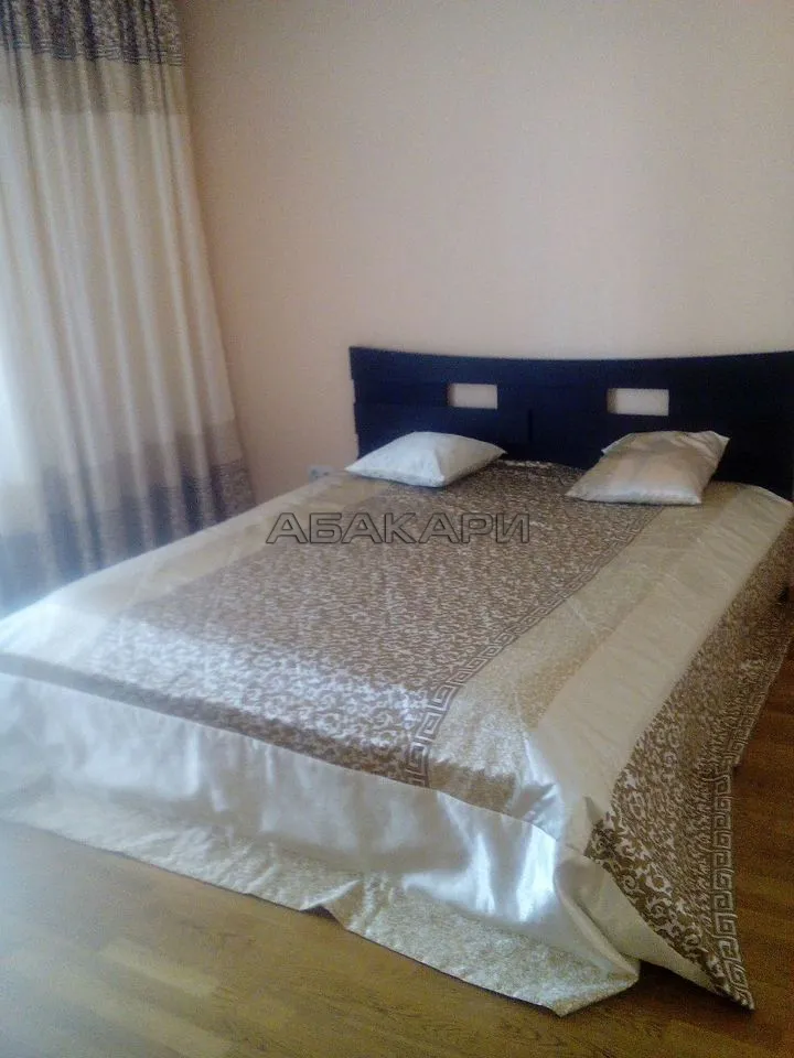 1-комнатная улица Авиаторов, 64  за 35000 руб/мес фото 2