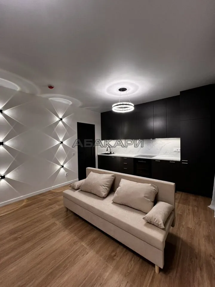 2-комнатная улица Авиаторов, 30  за 80000 руб/мес фото 1