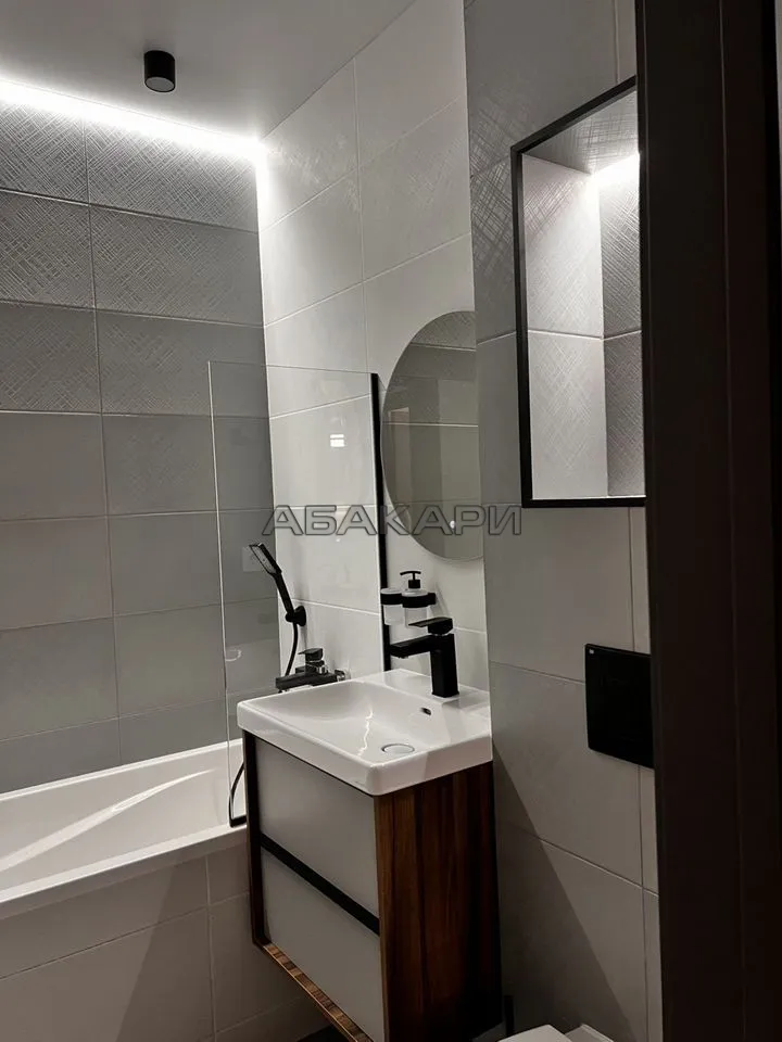 2-комнатная улица Авиаторов, 30  за 80000 руб/мес фото 2