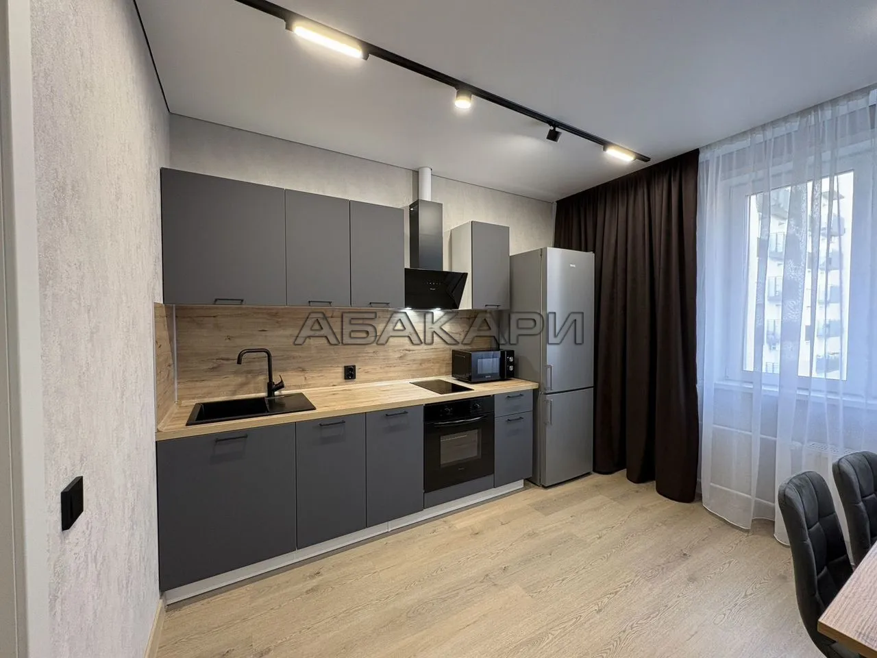 2-комнатная улица Петра Ломако, 1  за 55000 руб/мес фото 2