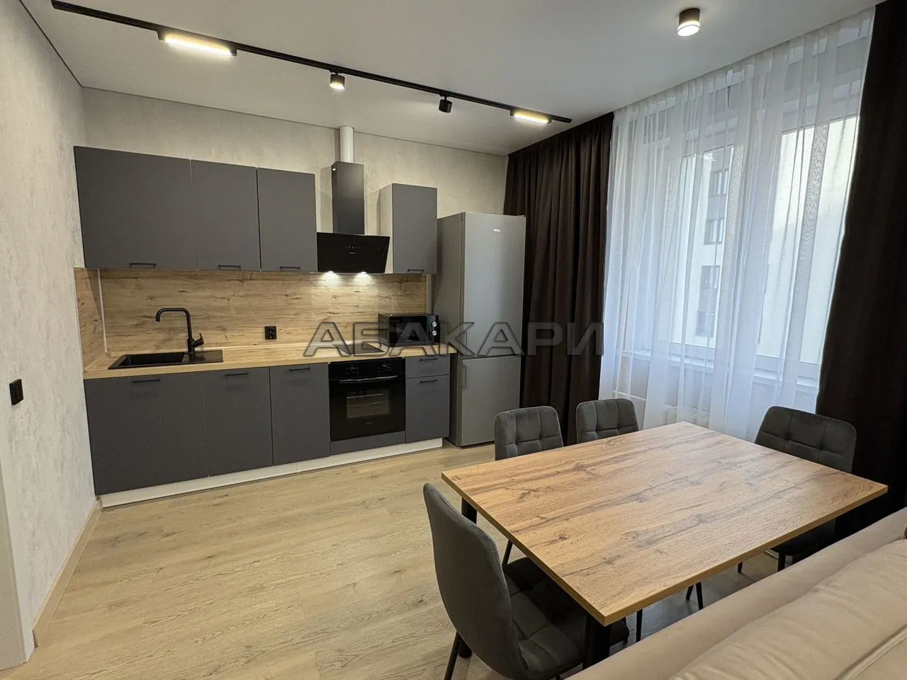 2-комнатная улица Петра Ломако, 1  за 55000 руб/мес фото 1