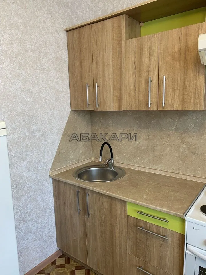 2-комнатная улица 9 Мая, 83  за 40000 руб/мес фото 4