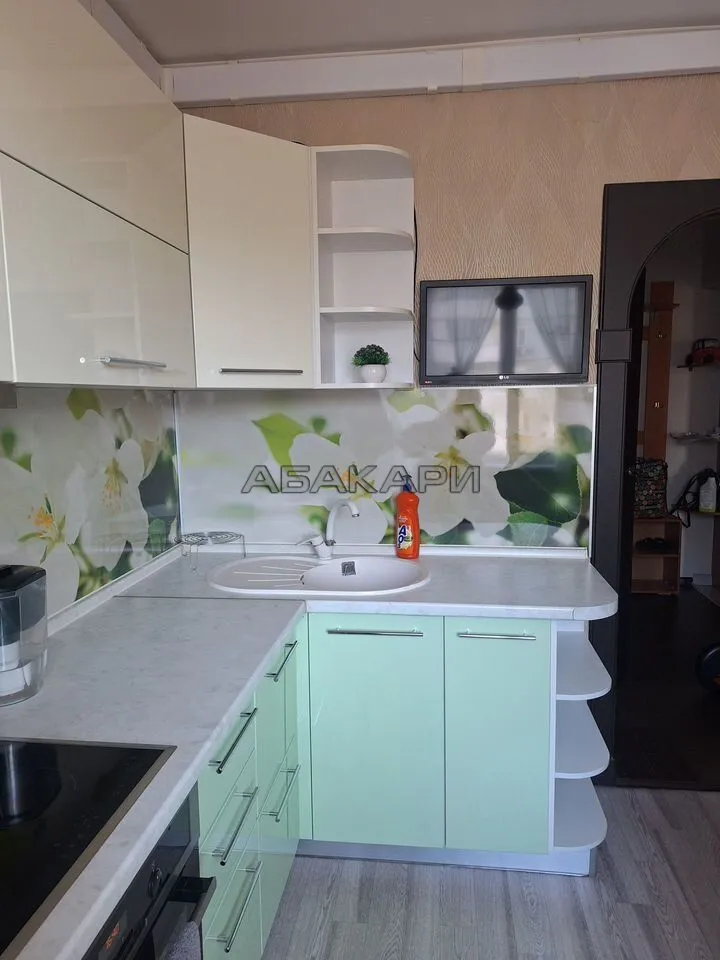 3-комнатная улица 9 Мая, 54  за 50000 руб/мес фото 2