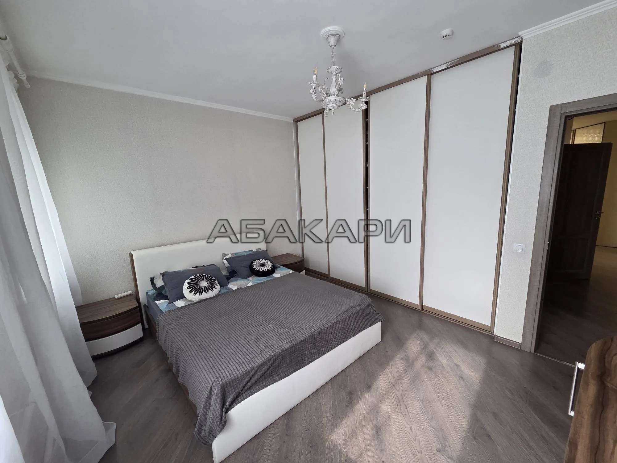 3-комнатная улица Республики, 37А  за 75000 руб/мес фото 5