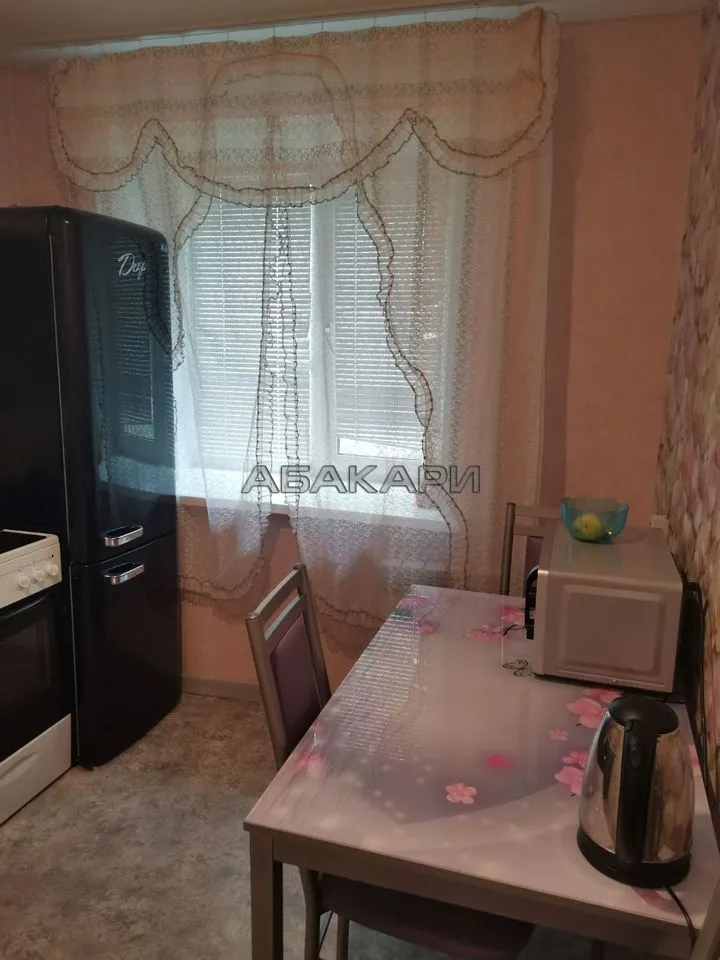 1-комнатная Омская улица, 18  за 30000 руб/мес фото 2