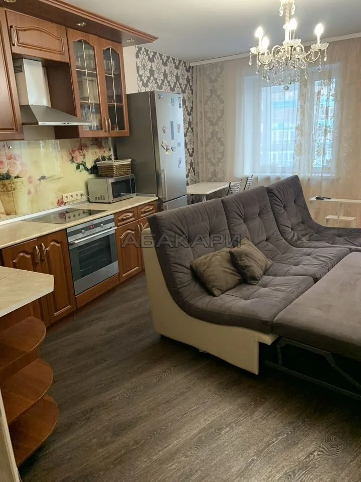 3-комнатная улица Молокова, 12  за 50000 руб/мес фото 1