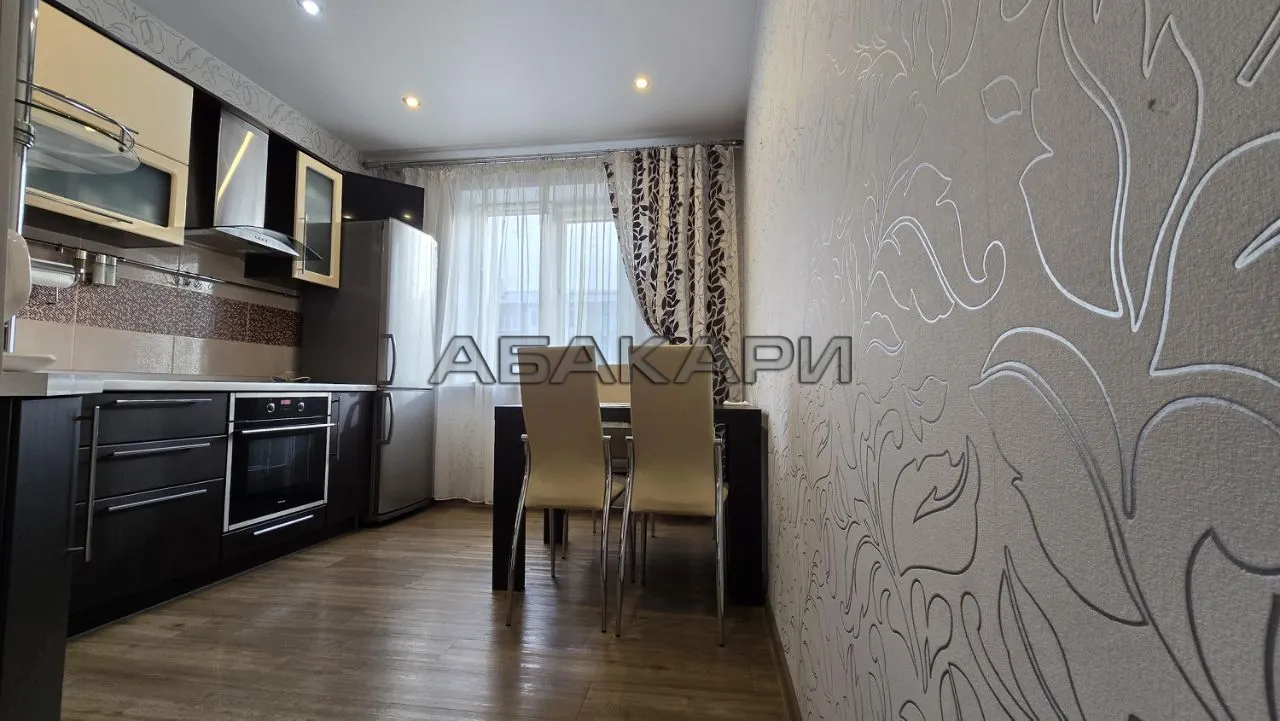 2-комнатная улица Побежимова, 11  за 39000 руб/мес фото 3