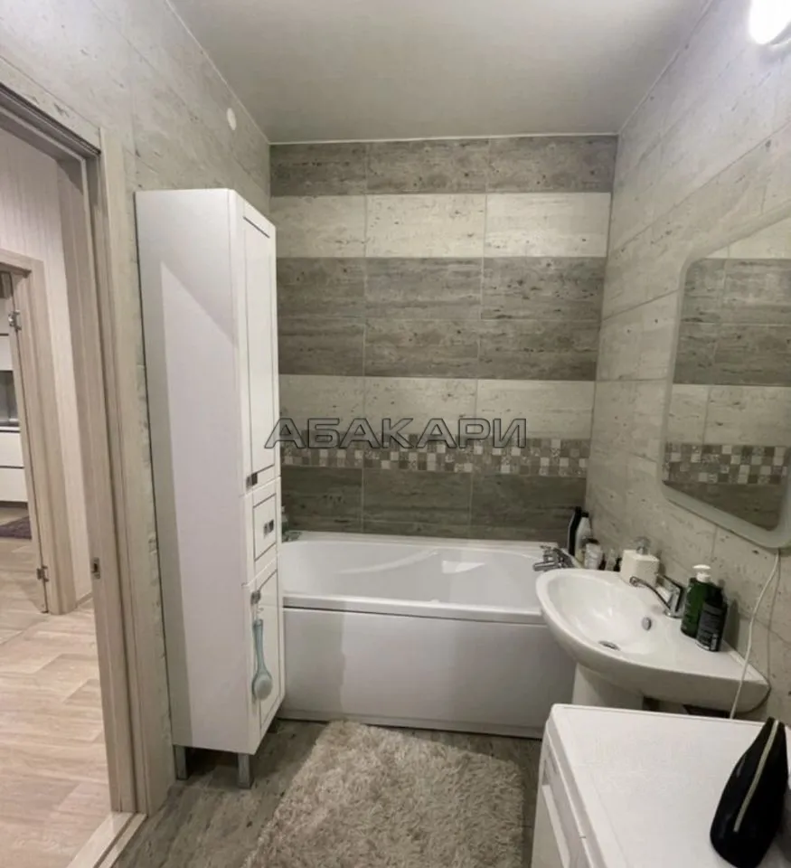 2-комнатная улица Петра Ломако, 14  за 60000 руб/мес фото 7