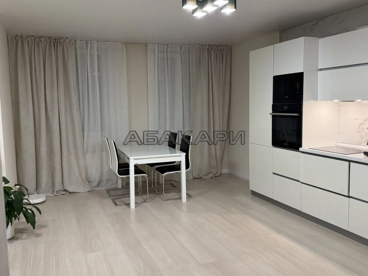 2-комнатная улица Петра Ломако, 14  за 60000 руб/мес фото 9