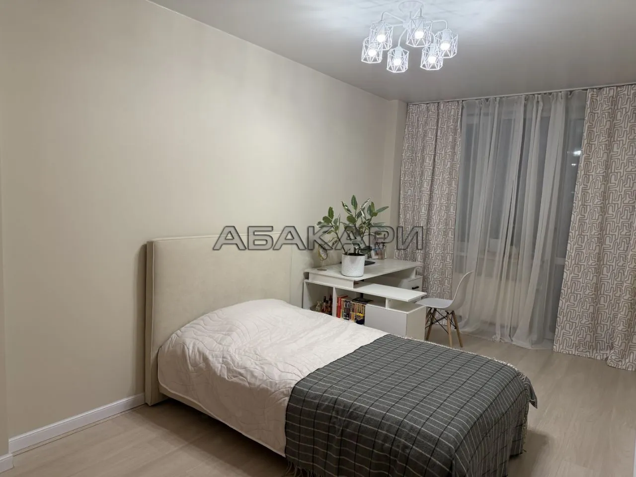 2-комнатная улица Петра Ломако, 14  за 60000 руб/мес фото 2