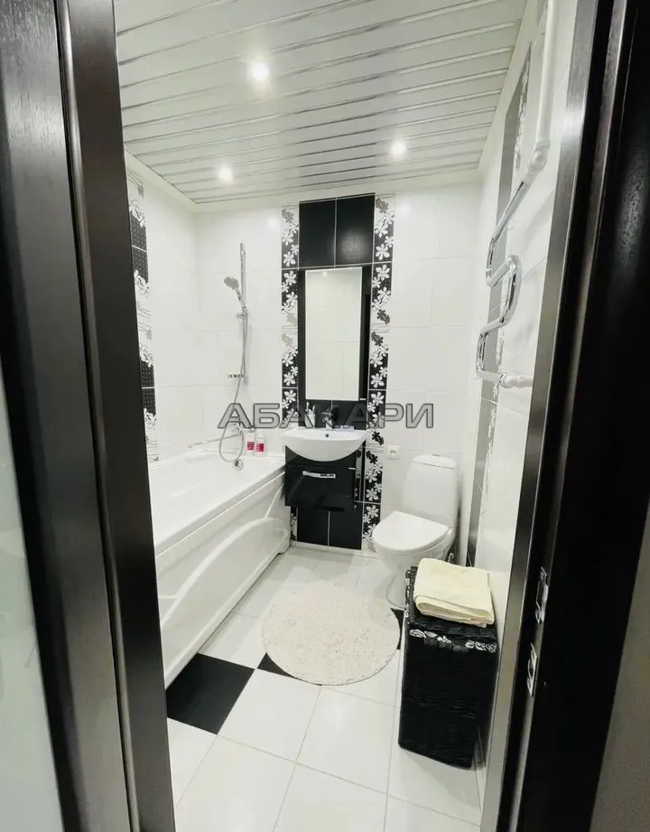 1-комнатная улица Авиаторов, 40  за 45000 руб/мес фото 5
