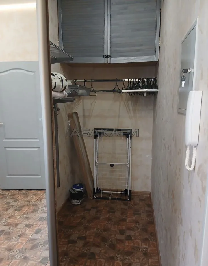 3-комнатная Линейная улица, 122  за 50000 руб/мес фото 1