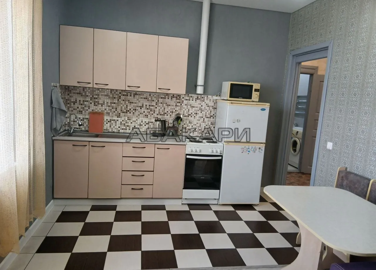 3-комнатная Линейная улица, 122  за 50000 руб/мес фото 2