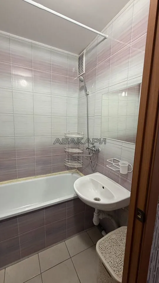 1-комнатная Апрельская улица, 5Б  за 28000 руб/мес фото 7
