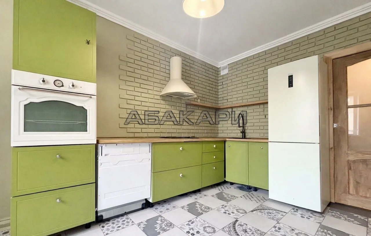 3-комнатная улица Батурина, 5Г  за 52000 руб/мес фото 1