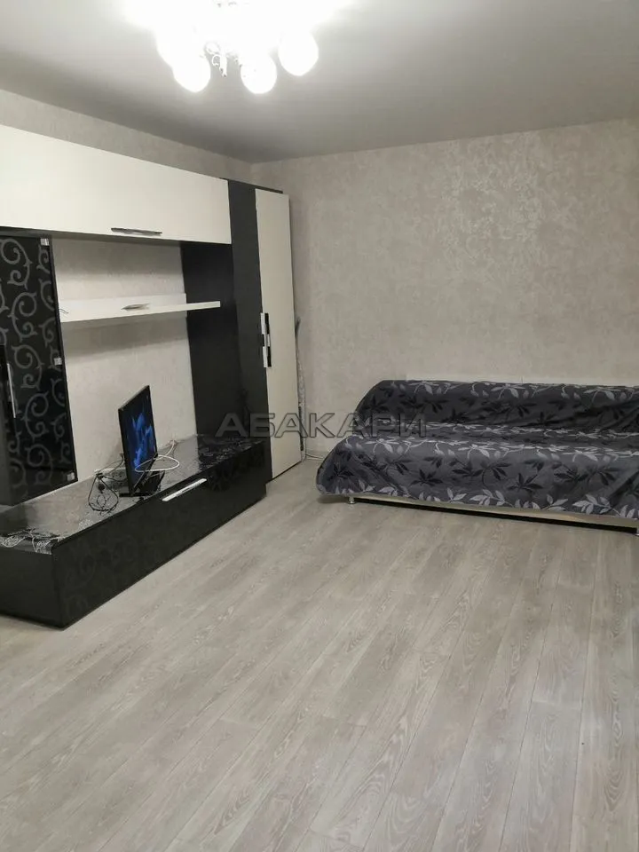 2-комнатная улица Анатолия Гладкова, 1  за 35000 руб/мес фото 1