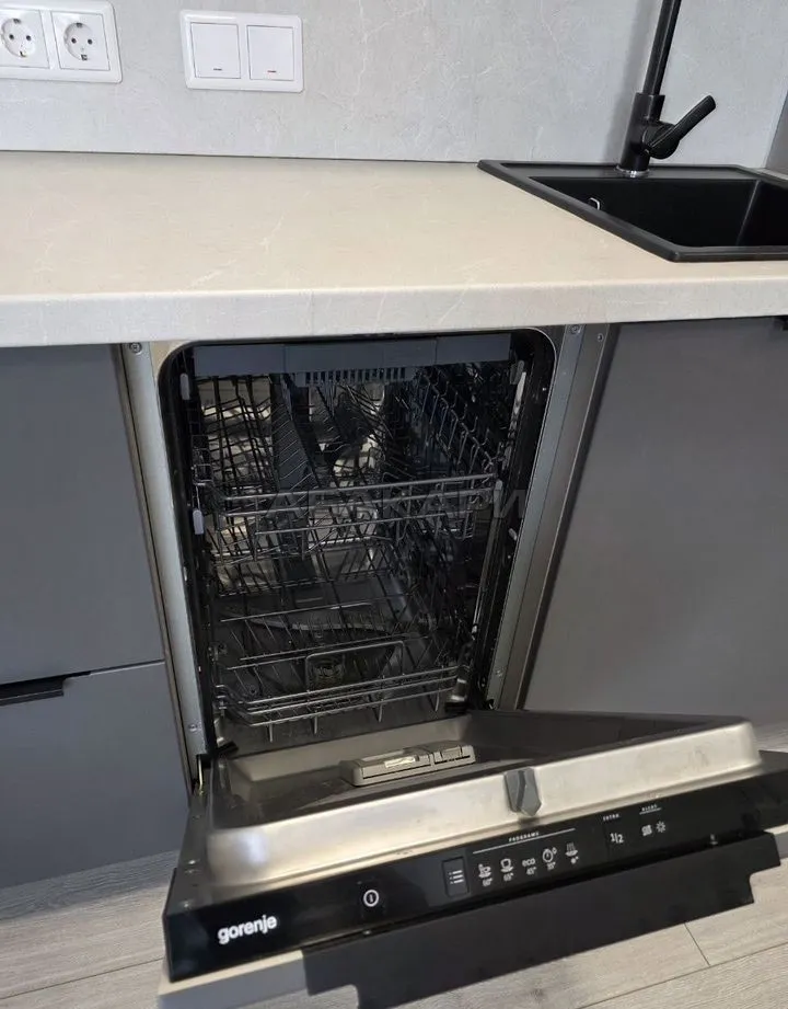 2-комнатная Октябрьская улица, 16  за 65000 руб/мес фото 7