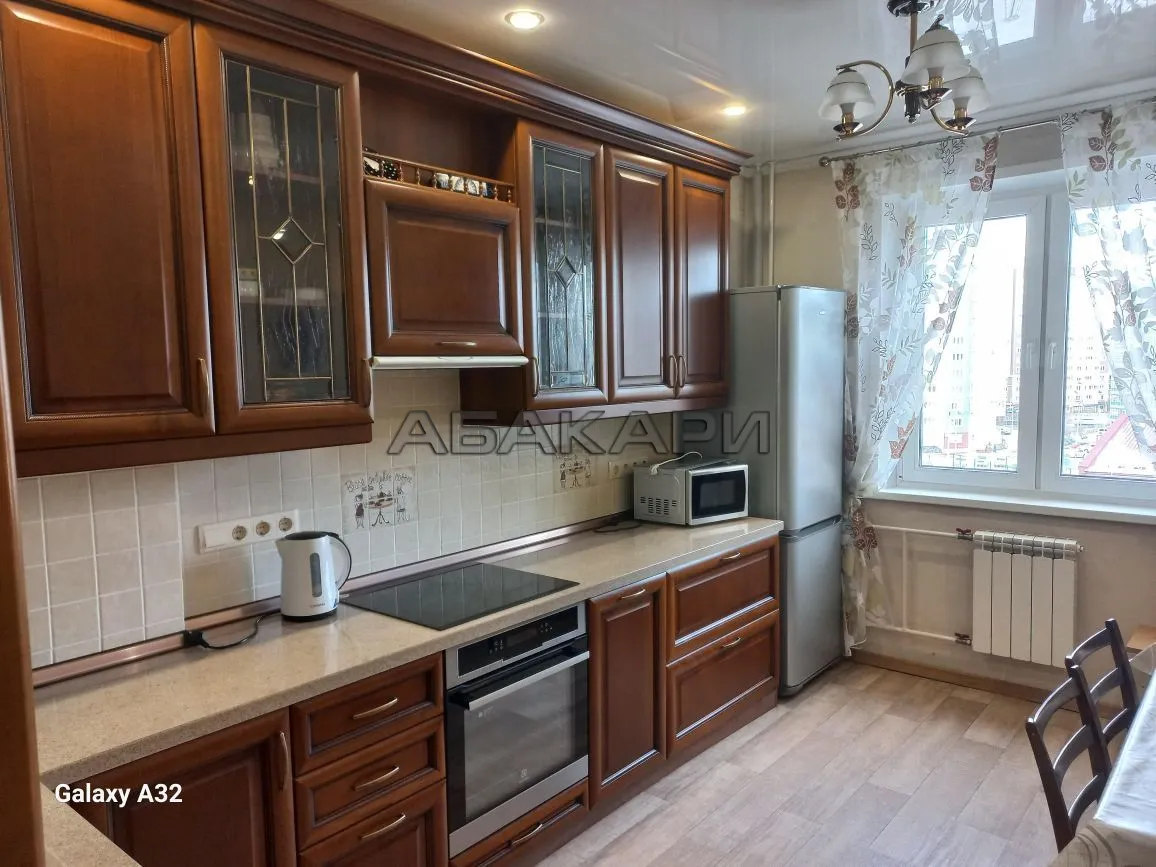 3-комнатная улица Чернышевского, 106  за 50000 руб/мес фото 1