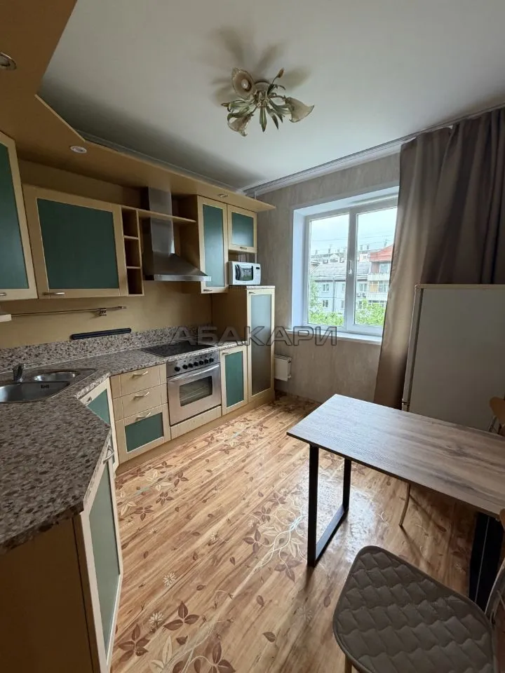 1-комнатная улица Батурина, 15  за 30000 руб/мес фото 2