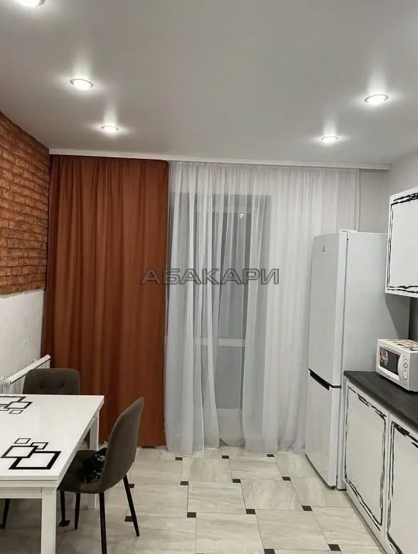 1-комнатная улица Петра Ломако, 12  за 56000 руб/мес фото 8
