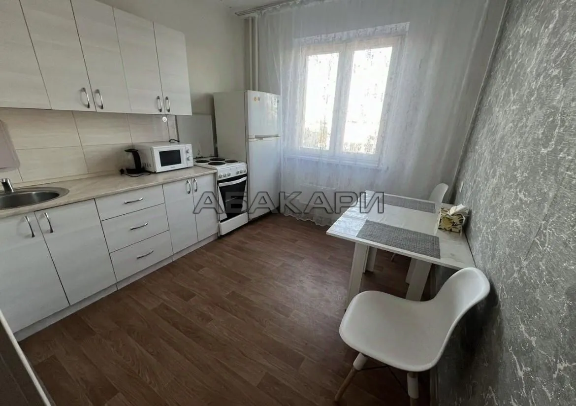 2-комнатная улица 3 Августа, 24  за 35000 руб/мес фото 1
