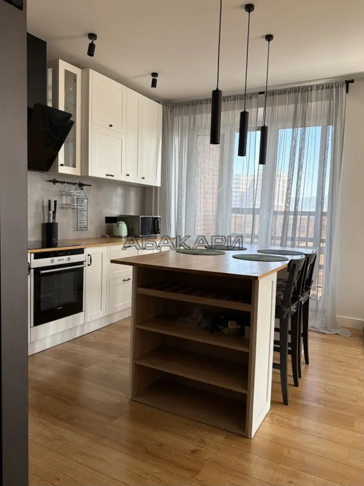 2-комнатная Капитанская улица, 14  за 80000 руб/мес фото 1