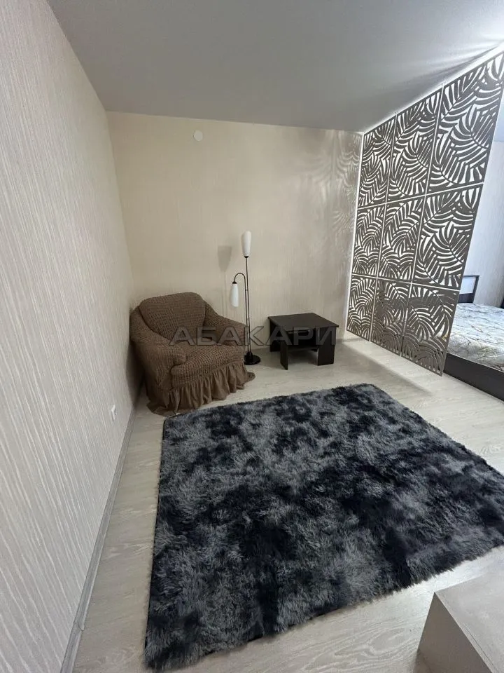 1-комнатная улица Петра Ломако, 2  за 36000 руб/мес фото 3