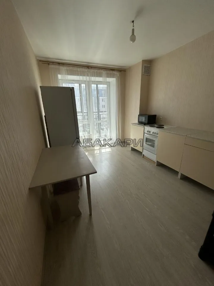 1-комнатная улица Петра Ломако, 2  за 36000 руб/мес фото 2