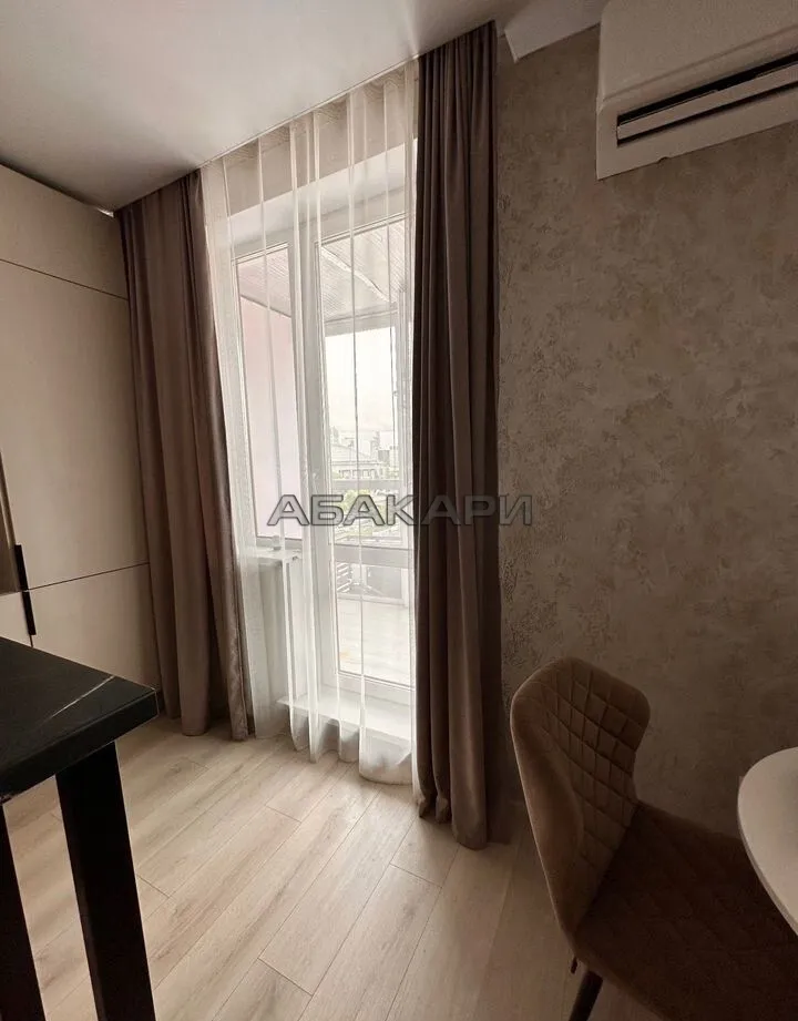 2-комнатная улица Петра Ломако, 16  за 50000 руб/мес фото 9