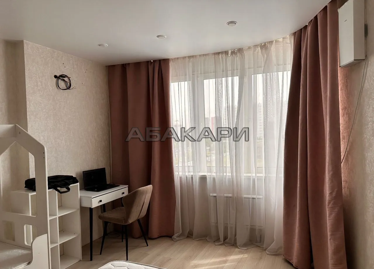 2-комнатная улица Петра Ломако, 16  за 50000 руб/мес фото 11