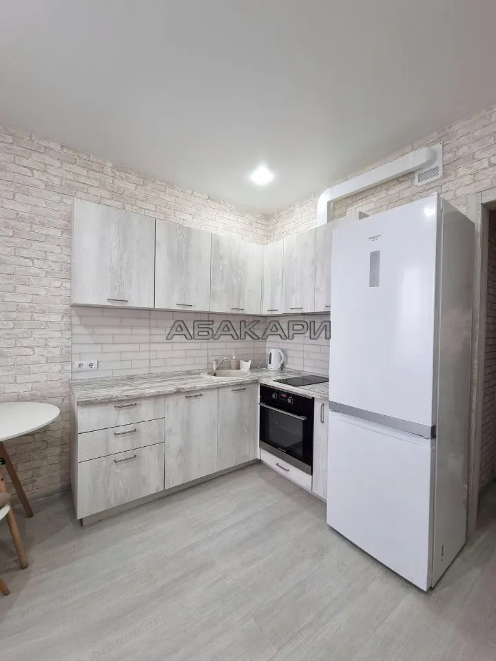 2-комнатная улица Александра Матросова, 32  за 35000 руб/мес фото 1