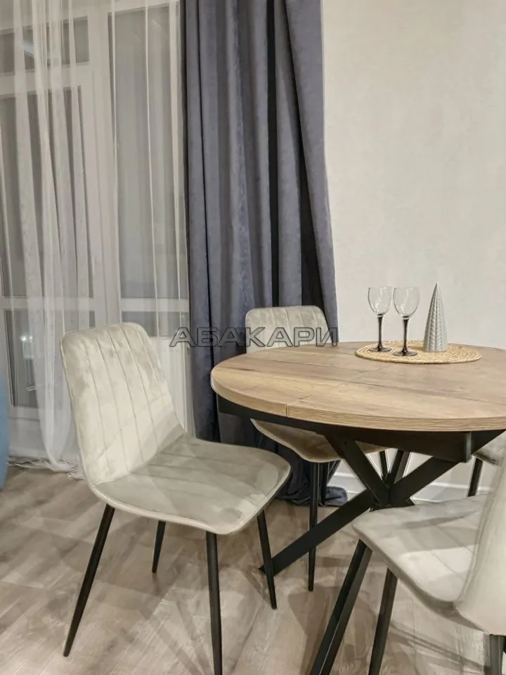 2-комнатная улица Петра Ломако, 10  за 48000 руб/мес фото 2