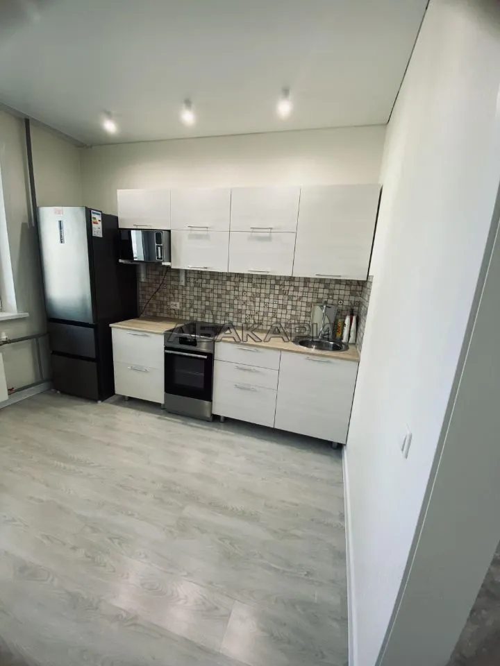 1-комнатная улица Александра Матросова, 34  за 35000 руб/мес фото 3