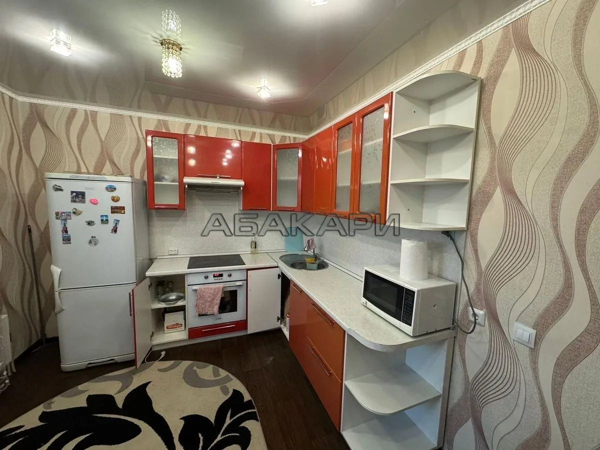 3-комнатная улица Авиаторов, 38  за 45000 руб/мес фото 1