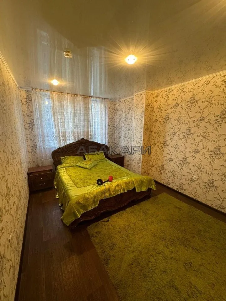 3-комнатная улица Авиаторов, 38  за 45000 руб/мес фото 2