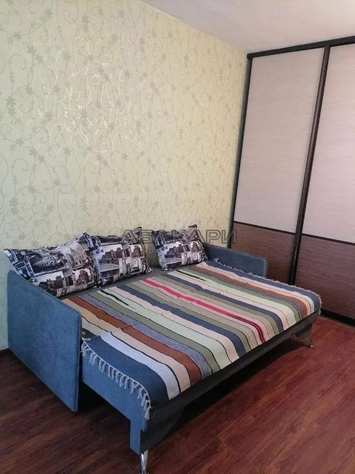 2-комнатная Инструментальная улица, 6  за 28000 руб/мес фото 1