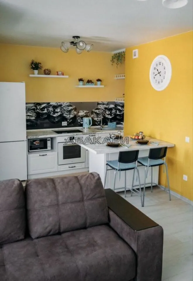 студия улица Шахтёров, 66  за 35000 руб/мес фото 2