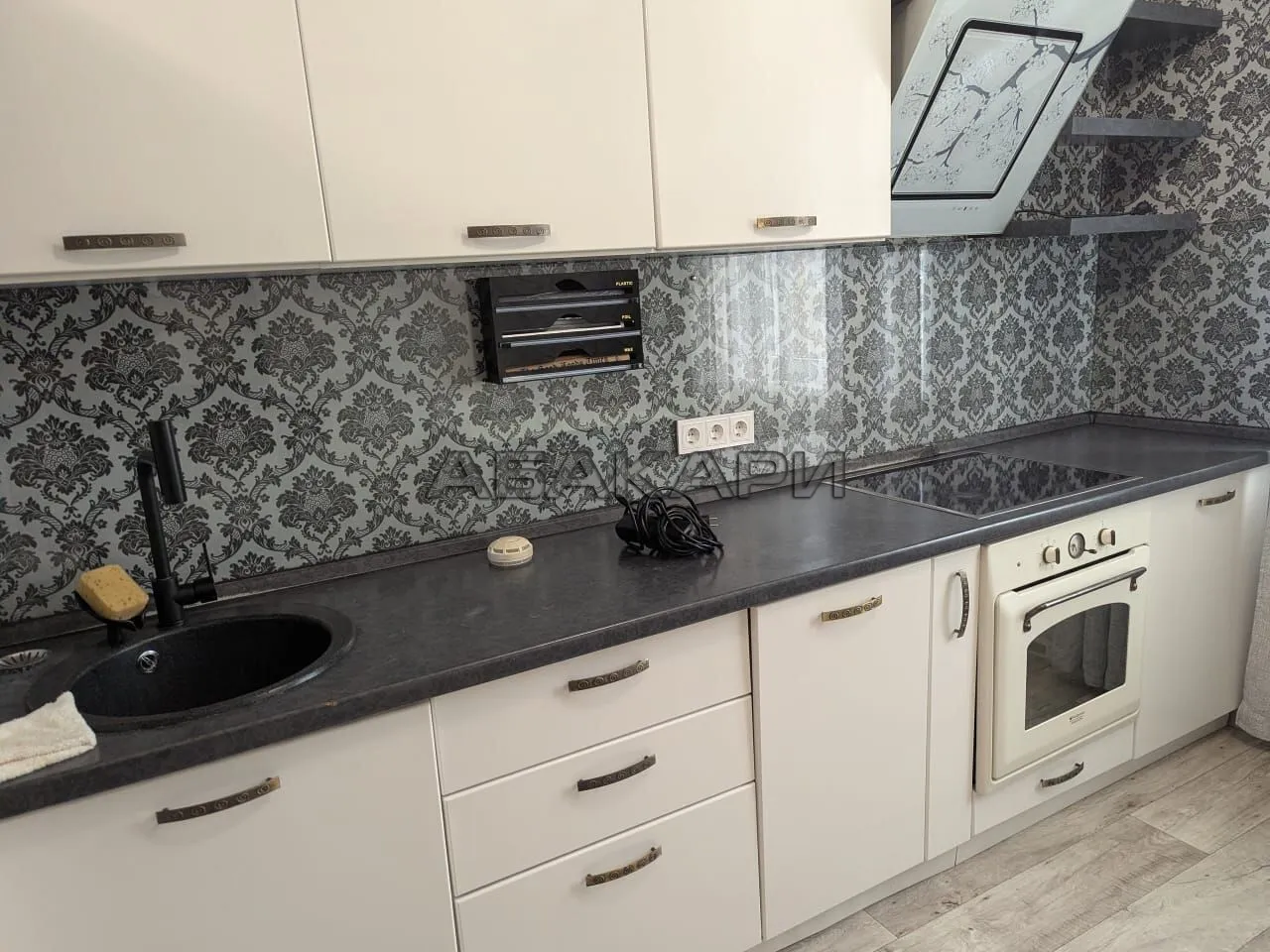 3-комнатная улица Урванцева, 17  за 65000 руб/мес фото 1