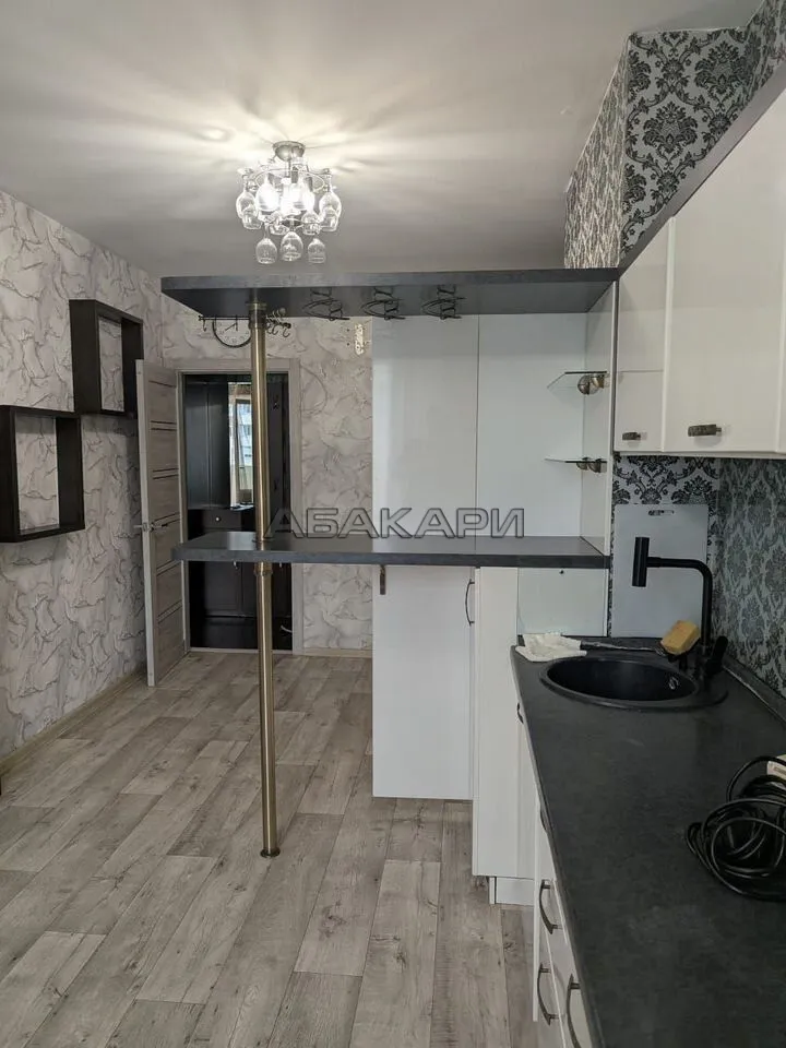 3-комнатная улица Урванцева, 17  за 65000 руб/мес фото 2