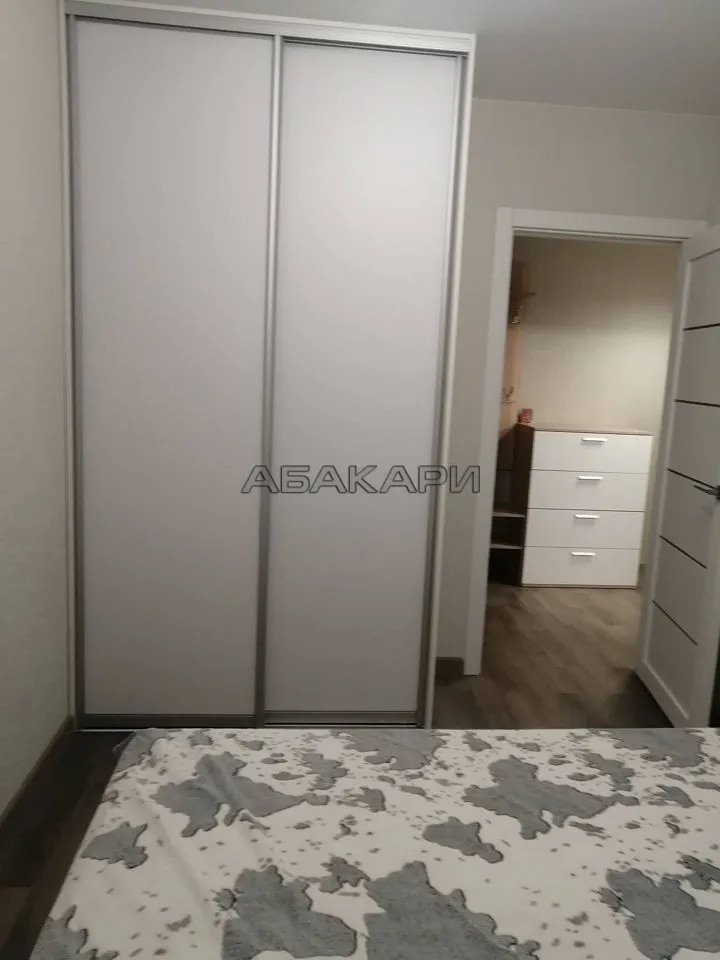 3-комнатная улица Шахтёров, 8  за 55000 руб/мес фото 1