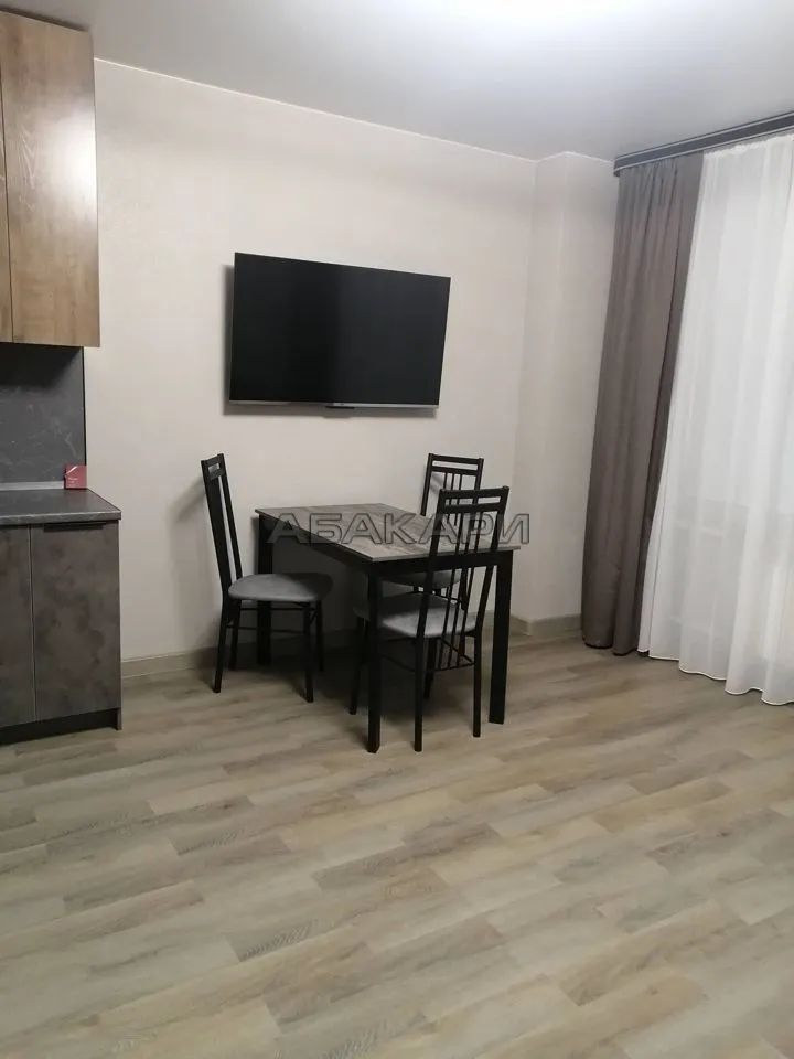 3-комнатная улица Шахтёров, 8  за 55000 руб/мес фото 3