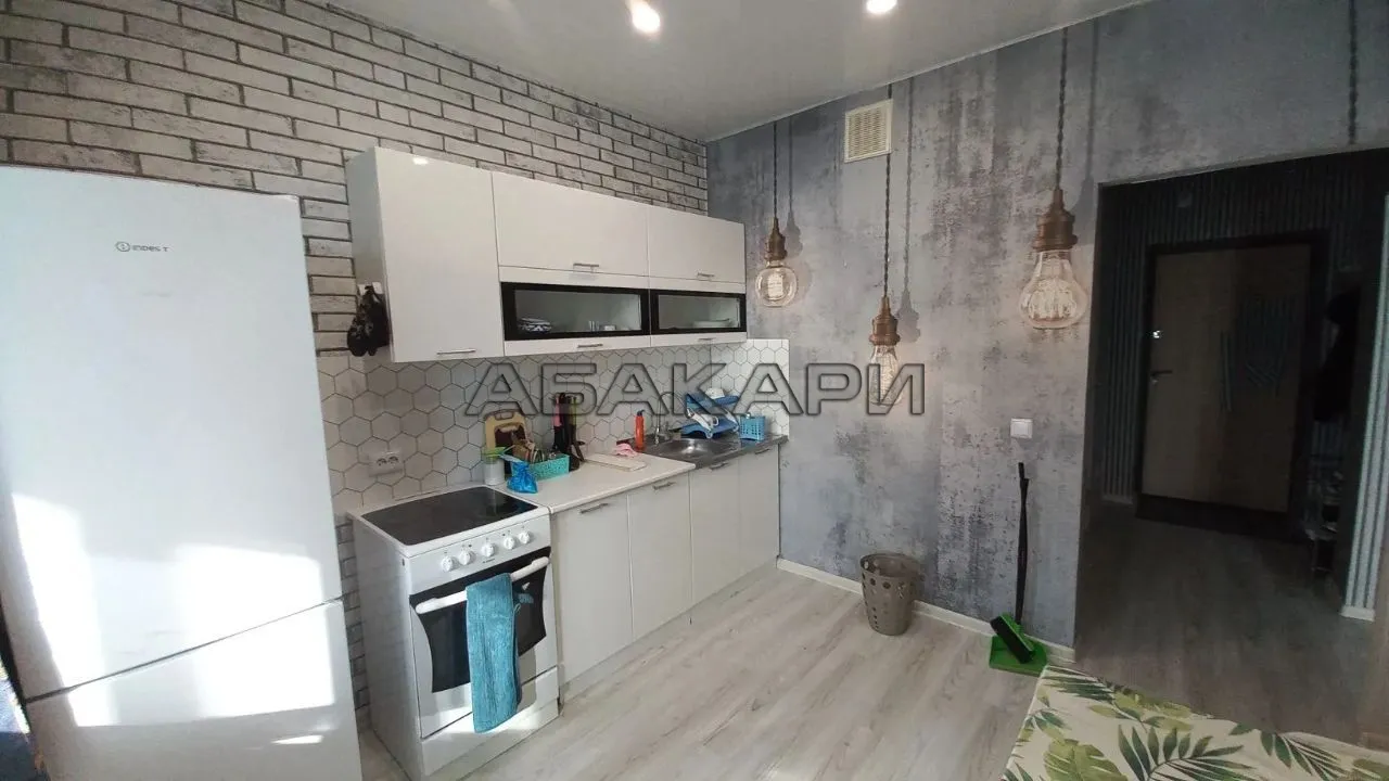 1-комнатная улица Александра Матросова, 34  за 30000 руб/мес фото 2