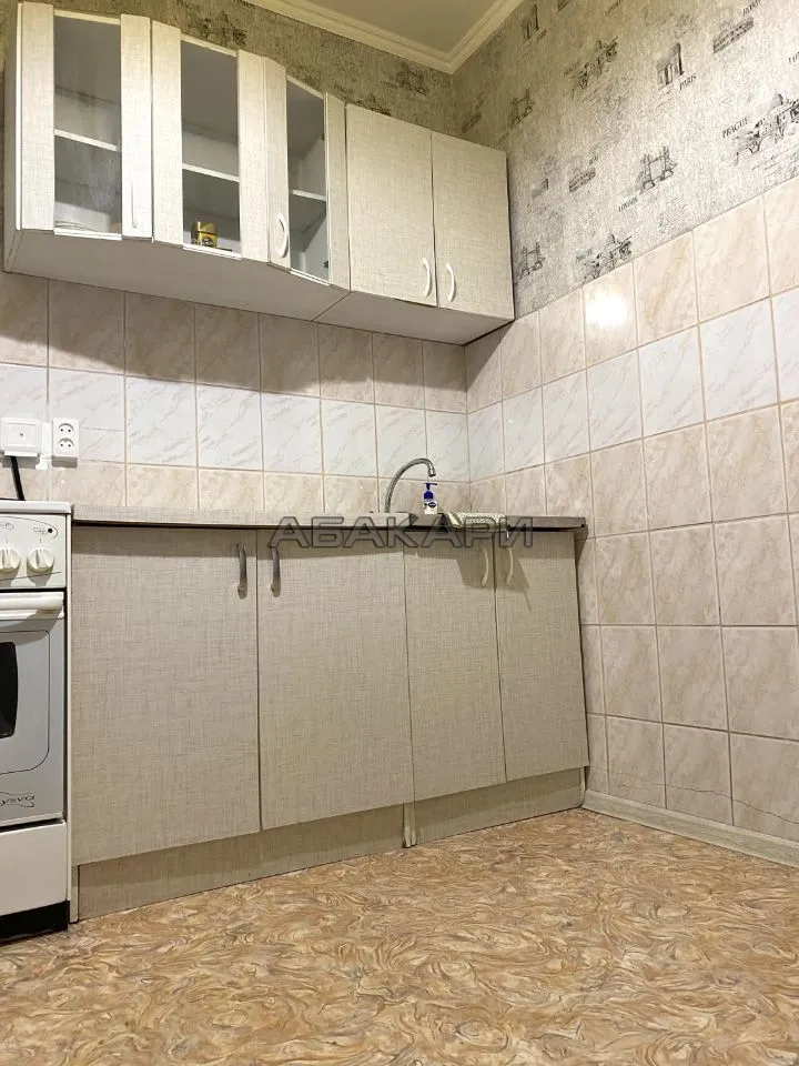 1-комнатная проспект имени Газеты Красноярский Рабочий, 162  за 35000 руб/мес фото 1