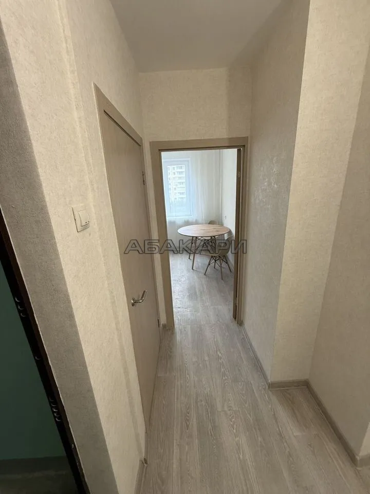 3-комнатная улица Молокова, 46  за 55000 руб/мес фото 1