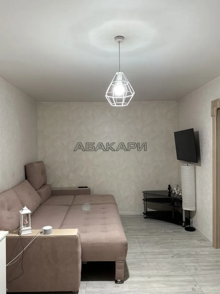 1-комнатная улица Гусарова, 33  за 34000 руб/мес фото 1