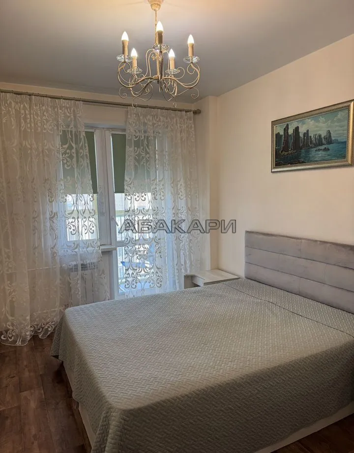 3-комнатная Капитанская улица, 16  за 70000 руб/мес фото 1