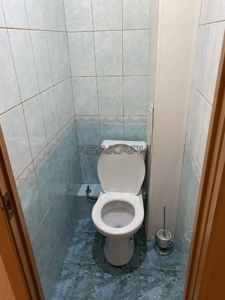 3-комнатная улица 9 Мая, 40  за 44000 руб/мес фото 15