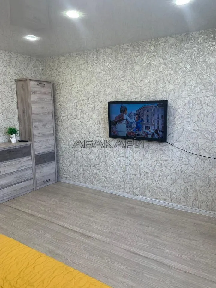 1-комнатная улица Весны, 17  за 40000 руб/мес фото 2