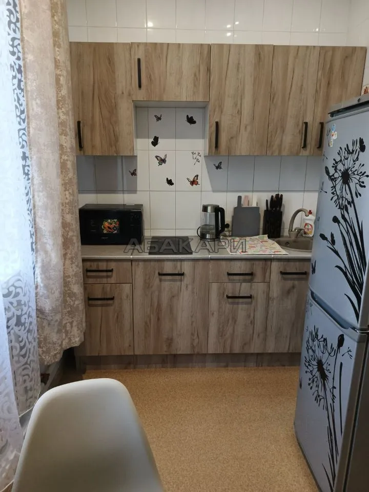 3-комнатная Московская улица, 5  за 35000 руб/мес фото 1