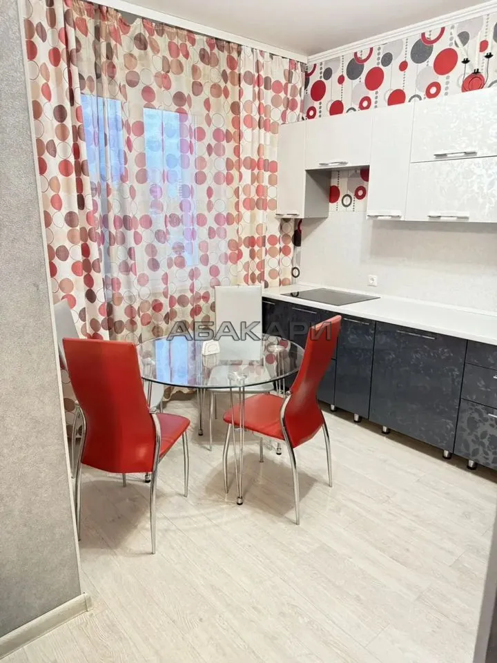 3-комнатная улица 78-й Добровольческой Бригады, 40  за 60000 руб/мес фото 1